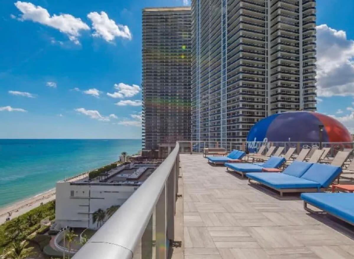 Beachfront - Amazing Pool - Oceanview Balcony